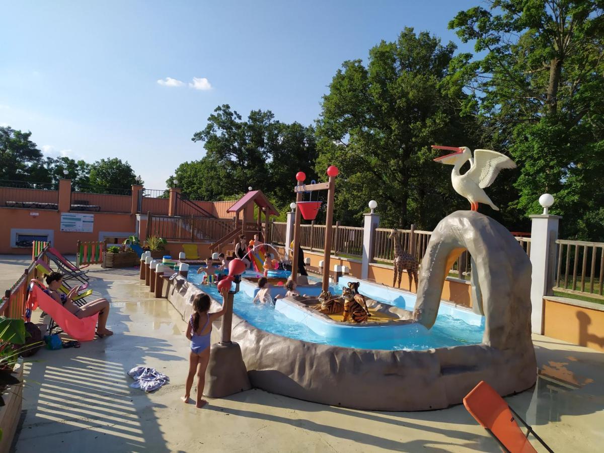 Camping Domaine De Senaud Albon Zewnętrze zdjęcie