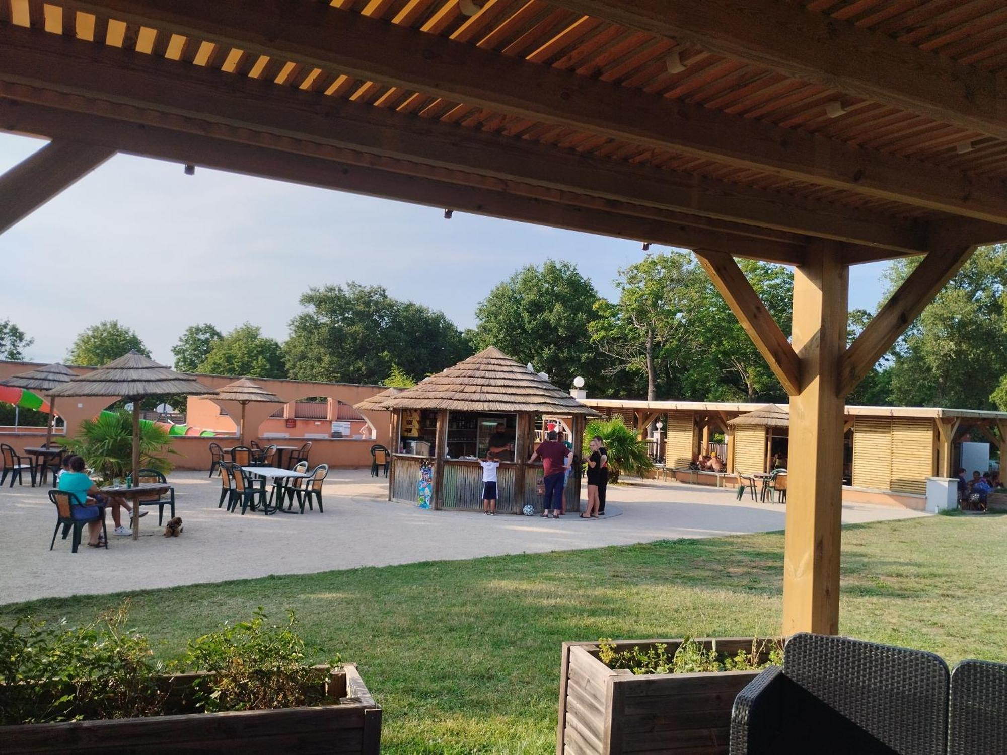 Camping Domaine De Senaud Albon Zewnętrze zdjęcie