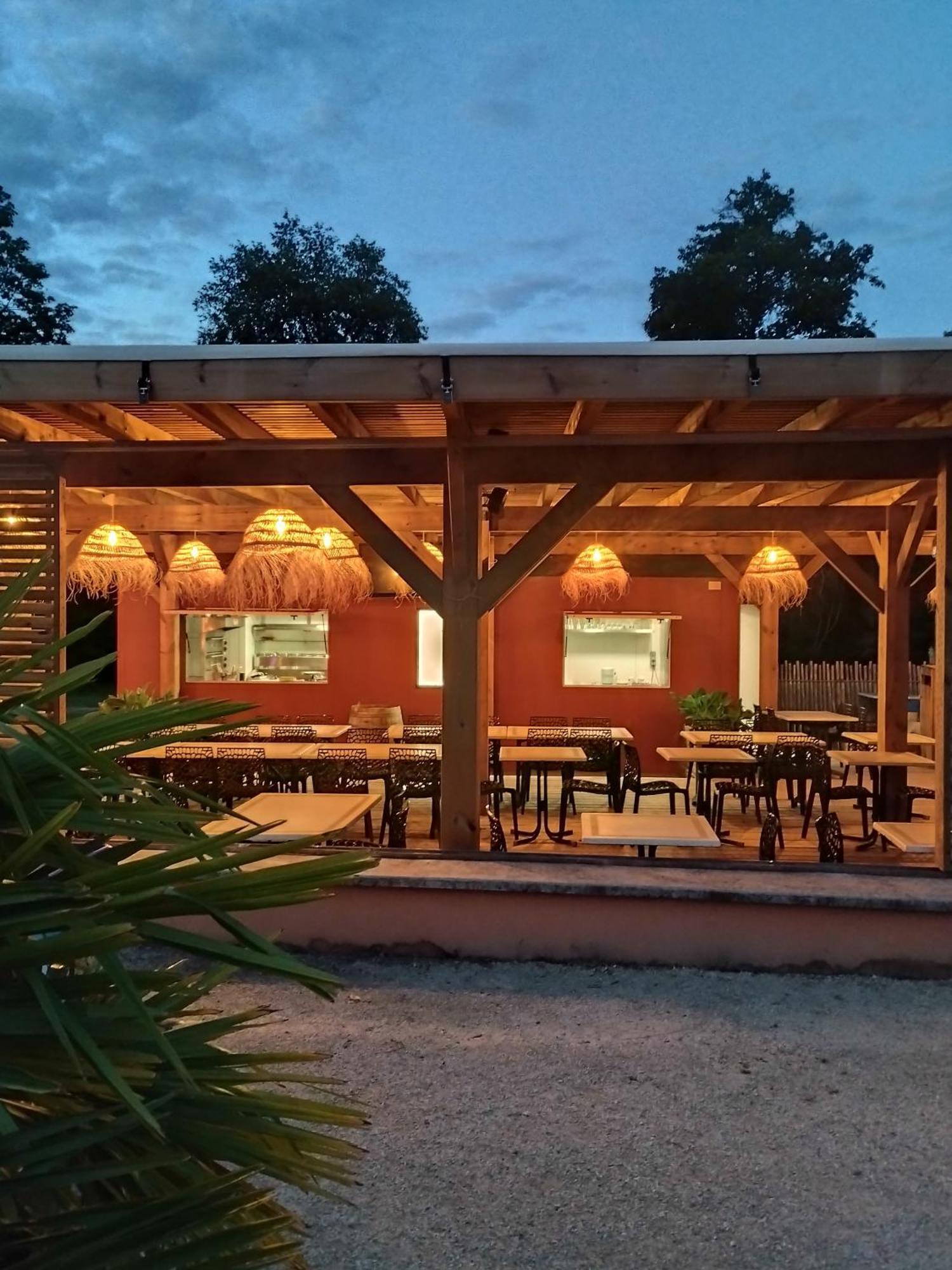 Camping Domaine De Senaud Albon Zewnętrze zdjęcie